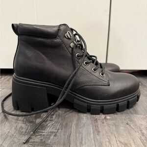 Brand new boots, without tags, black, size 8. Dirty laundry
